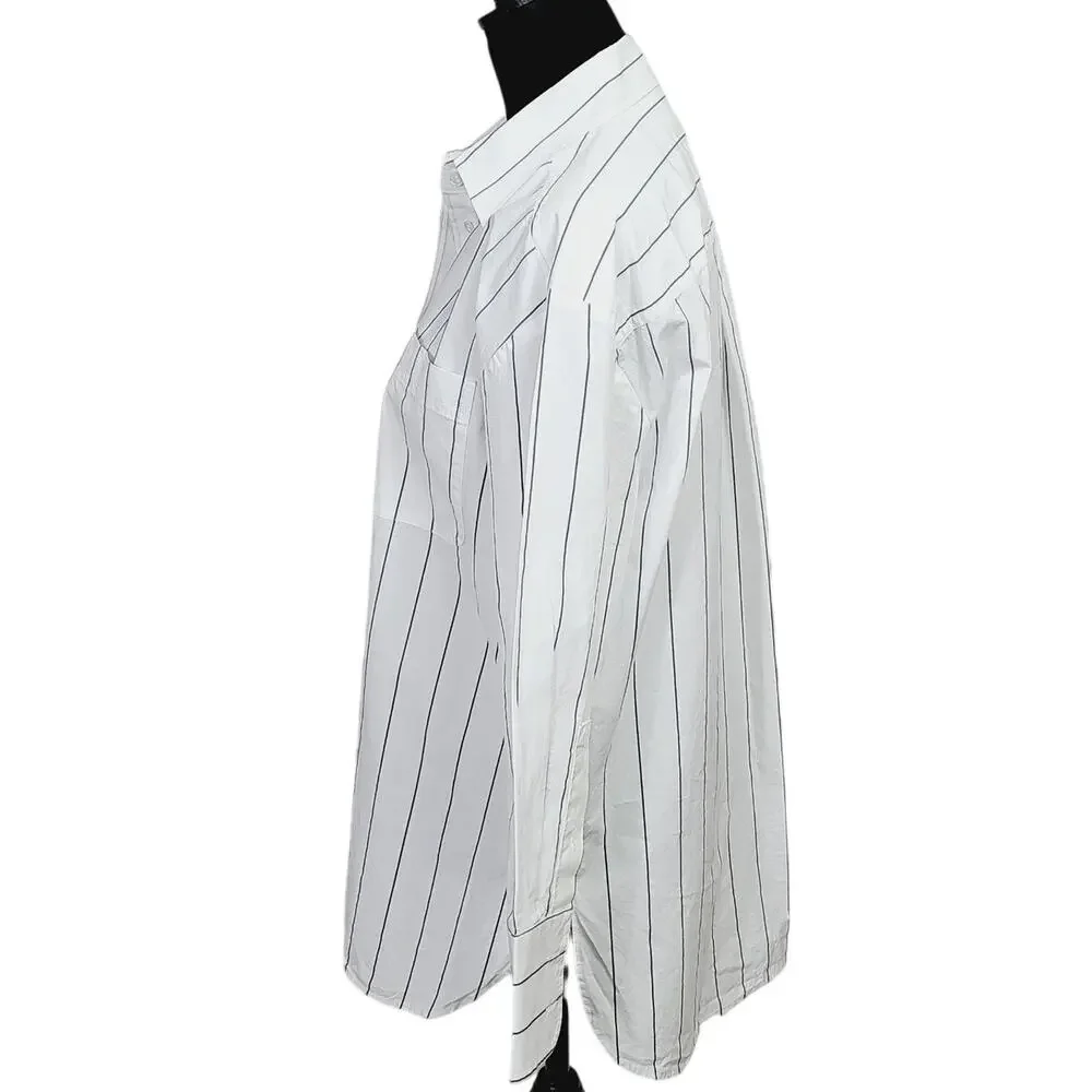 Banana Republic Button Front White w/Gray Size PM OVERSIZED **PRE-OWNED**